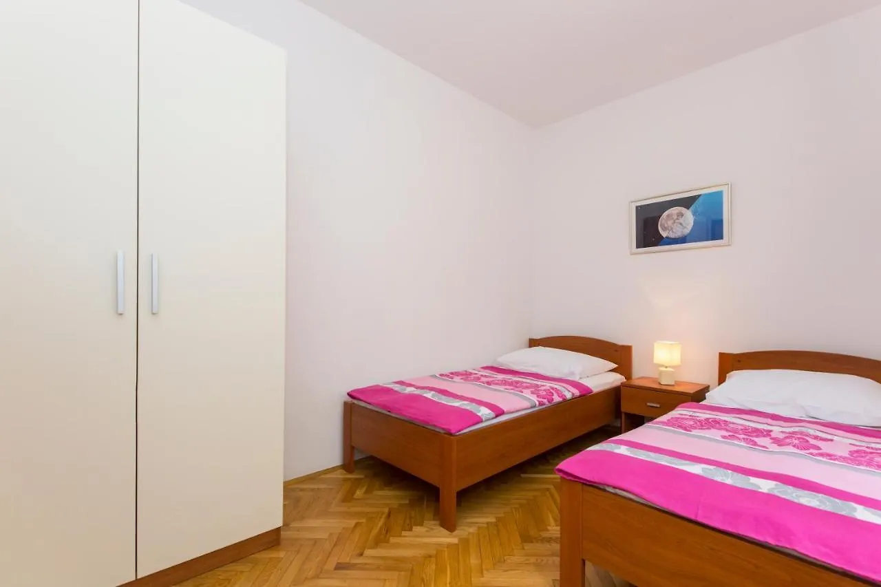 Apartments Sveta Marina 라빈